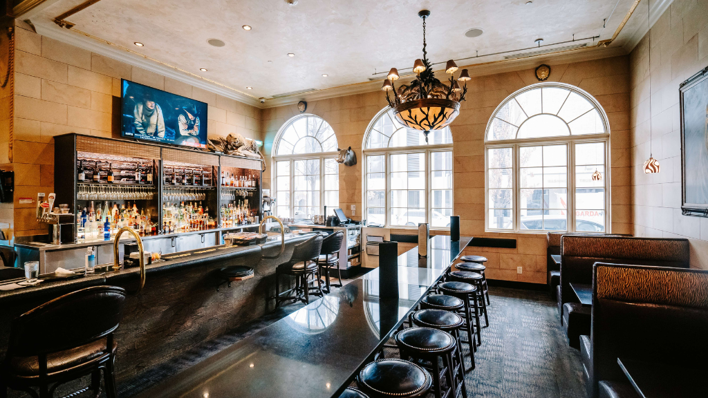 Safari Room Fresh Grill And Bar